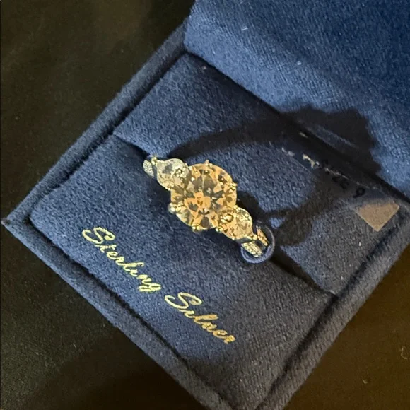 Giorgio di Vicenza 925 Sterling Silver Ring 💍 Size 9 Sparkling Engagement - Picture 2 of 5